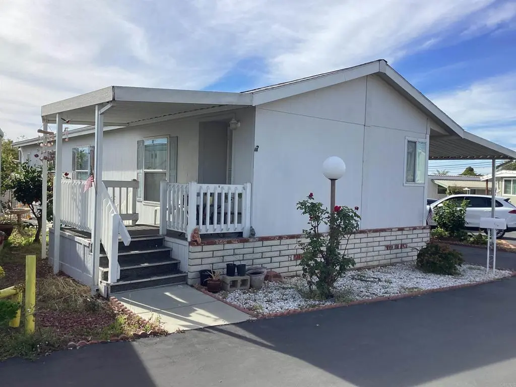 Manufactured In Park for sale at 1425 2nd Avenue 116, Chula Vista, CA featuring 2 beds and 2 baths