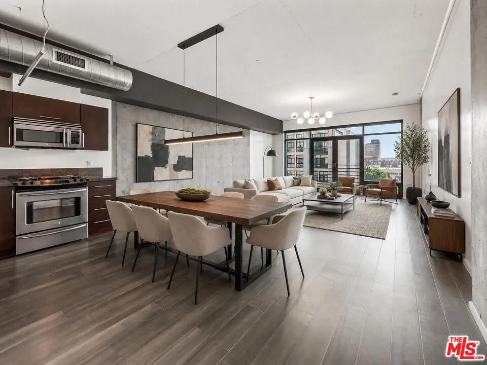 Residential Lease for rent at 1111 S Grand Avenue 716, Los Angeles, Los Angeles County, CA featuring 1 bed and 2 baths