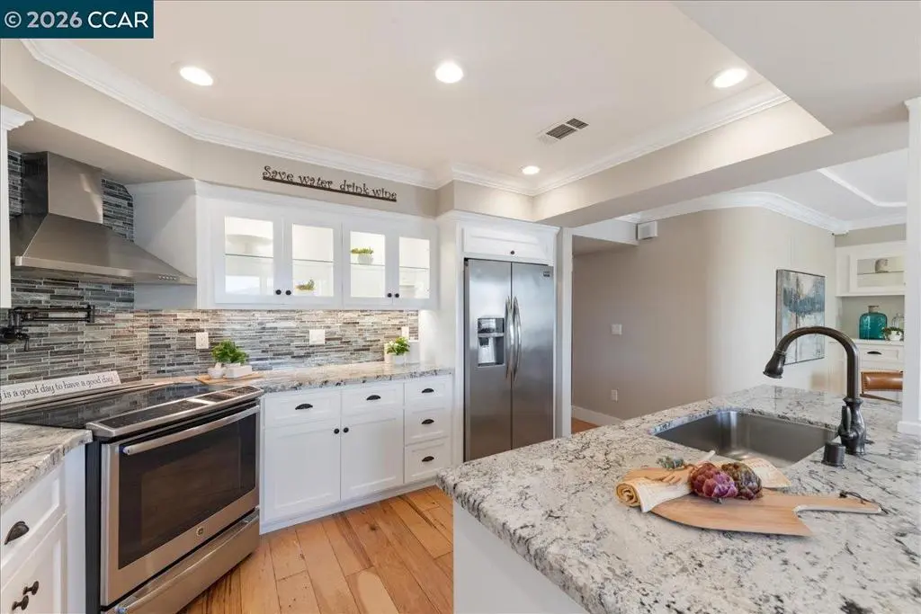 Condominium for sale at 2501 Pine Knoll Dr 8, Walnut Creek, CA featuring 2 beds and 2 baths
