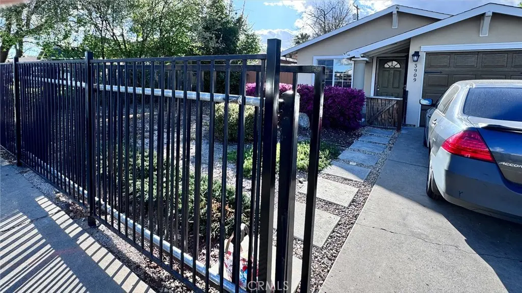 3909 Belden, Sacramento, CA — listing photo 1
