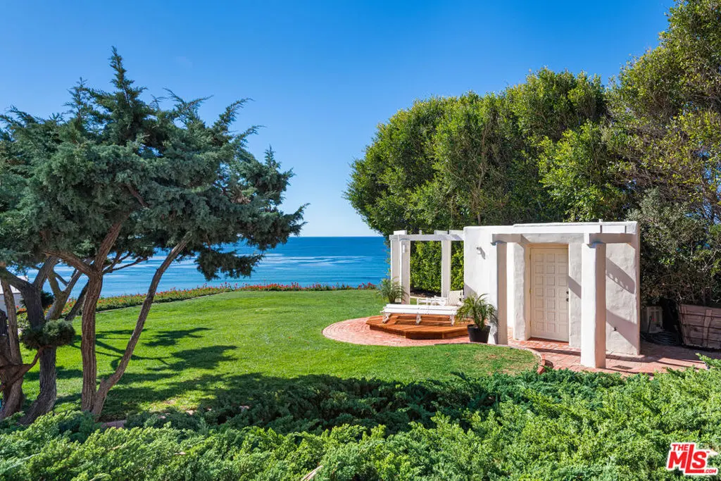 Residential Lease for rent at 33800 Pacific Coast Highway, Malibu, Los Angeles County, CA featuring 4 beds and 5 baths