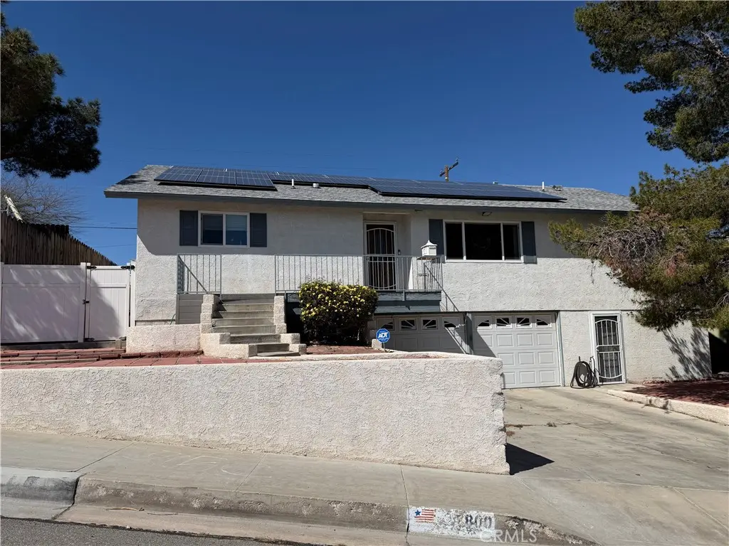 800 S 1st, Barstow, CA — listing photo 1