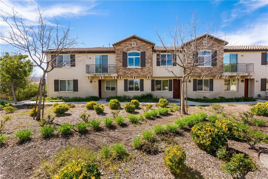 27968 Avalon, Canyon Country, CA — listing photo 1