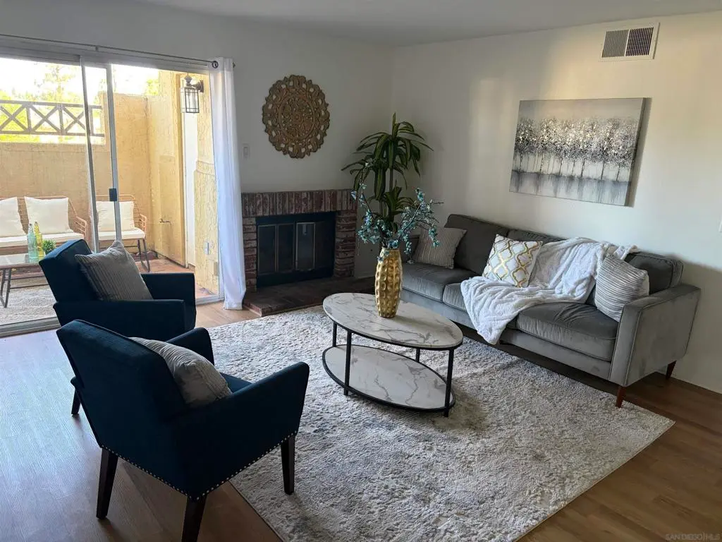 Condominium for sale at 2063 Lakeridge Circle 101, Chula Vista, CA featuring 2 beds and 2 baths