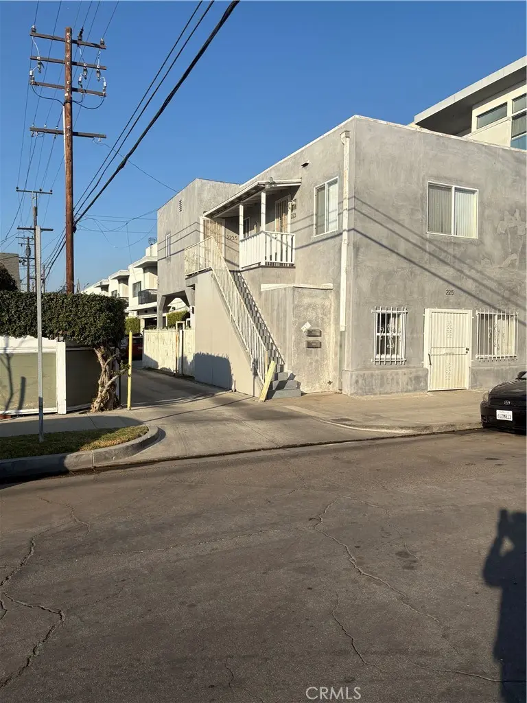 Triplex for sale at 223 E Eagle, Long Beach, CA