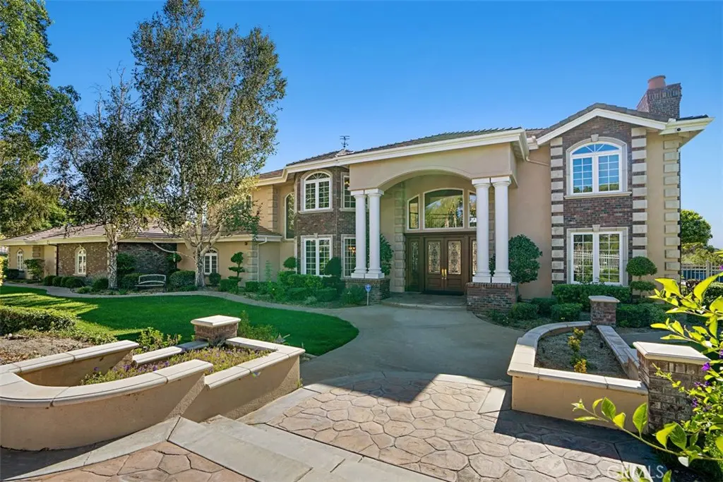 Single Family Residence for sale at 6863 Canyon Hill Drive, Riverside, CA featuring 6 beds and 7 baths