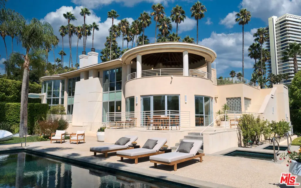Residential Lease for rent at 816 Monte Leon Drive, Beverly Hills, Los Angeles County, CA featuring 4 beds and 7 baths