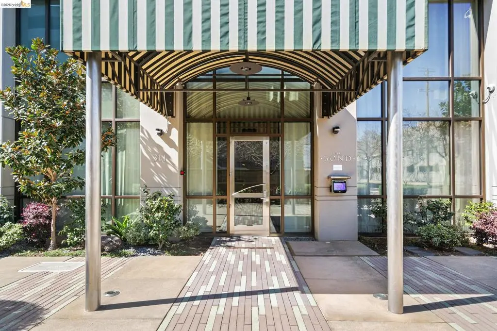 Condominium for sale at 311 2Nd St 511, Oakland, CA featuring 2 beds and 2 baths