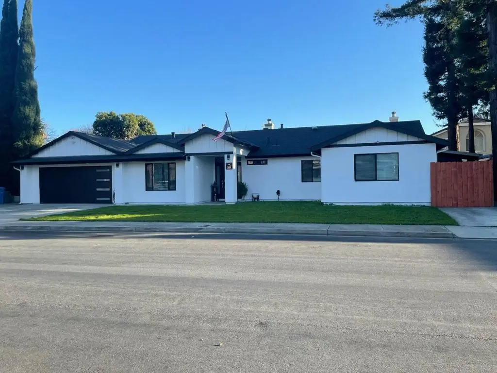 Single Family Residence for sale at 500 Ronan Avenue, Gilroy, CA featuring 5 beds and 3 baths