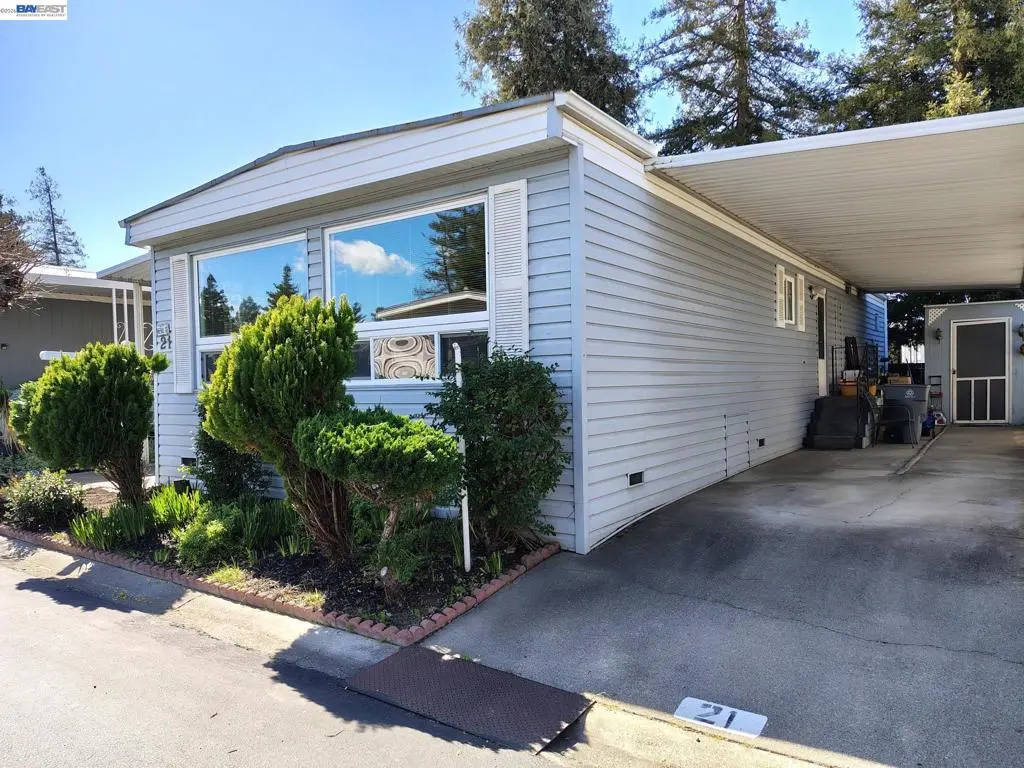 Manufactured In Park for sale at 3231 Vineyard Ave, Pleasanton, CA featuring 2 beds and 2 baths