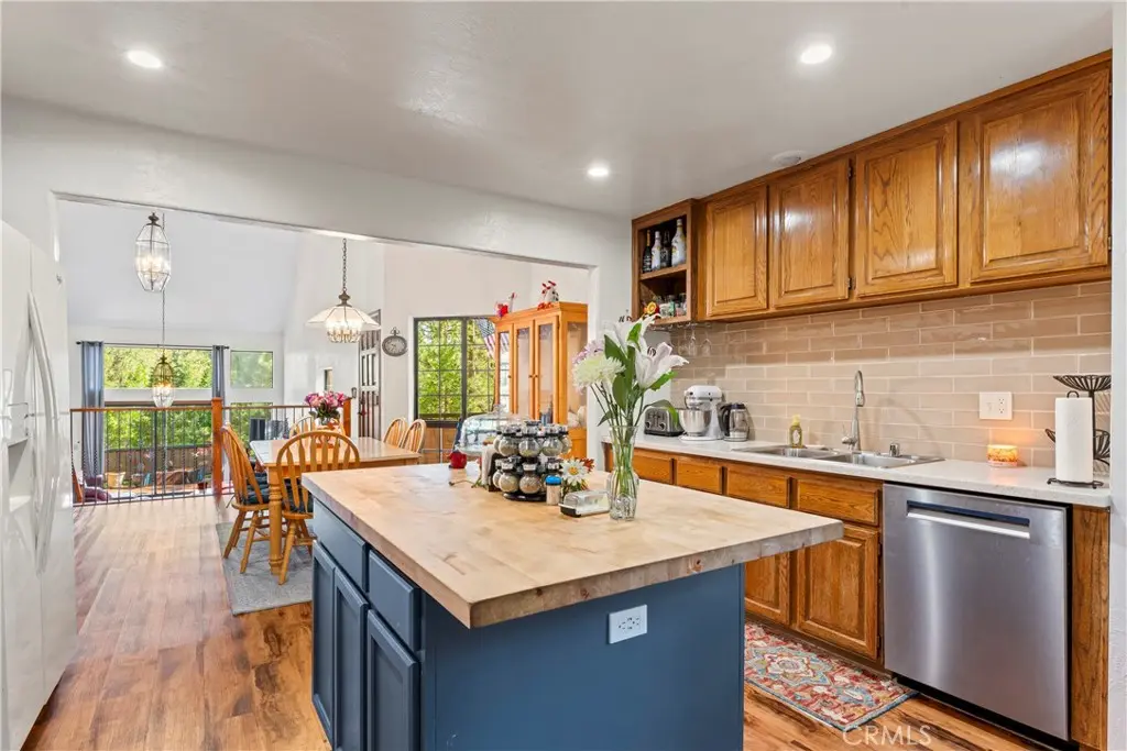 27528 Ashwood Lane, Lake Arrowhead, CA — listing photo 1