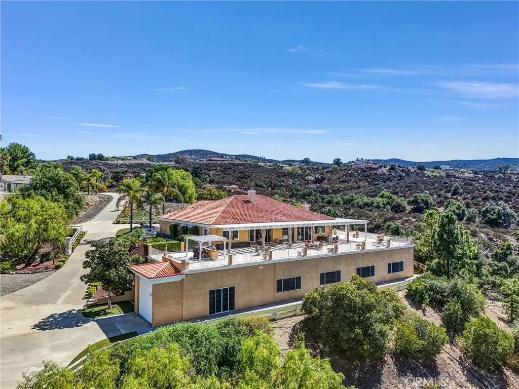 Single Family Residence for sale at 38525 Via De Oro, Temecula, CA featuring 3 beds and 5 baths