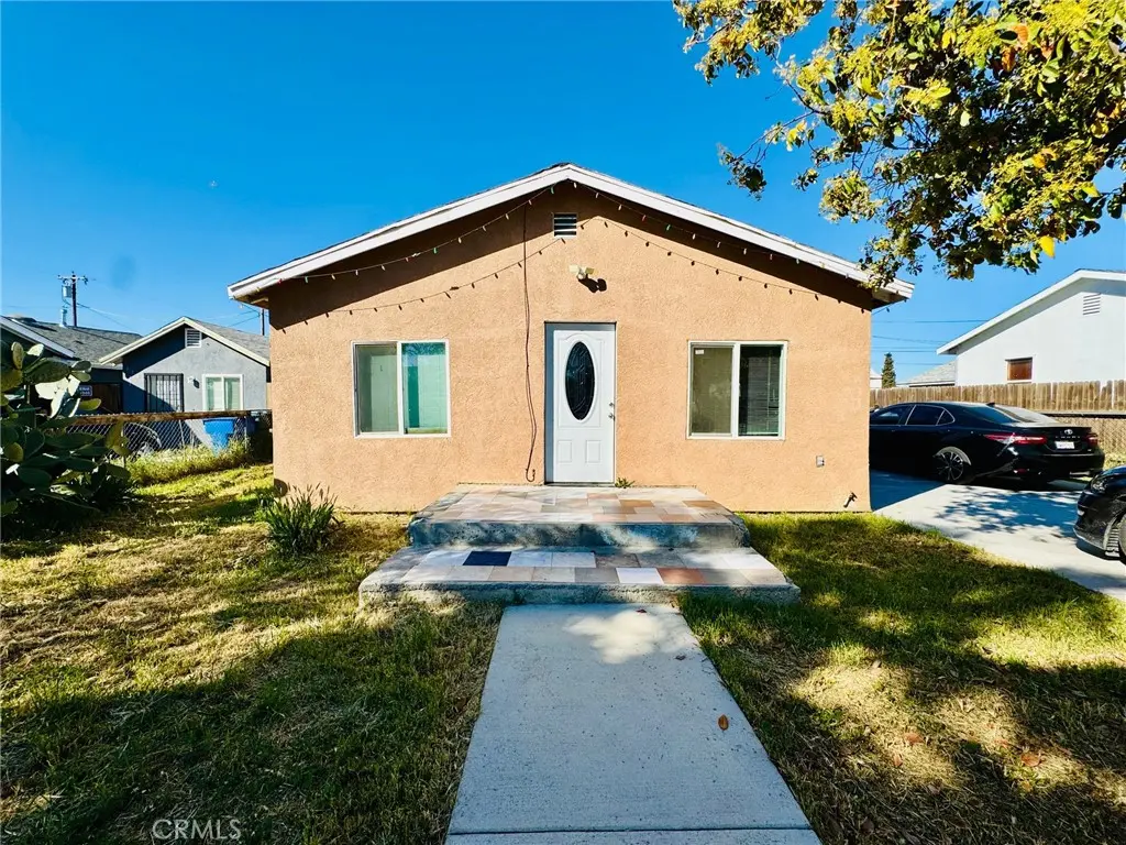 Single Family Residence for sale at 608 Belle, Bakersfield, CA featuring 2 beds and 1 bath