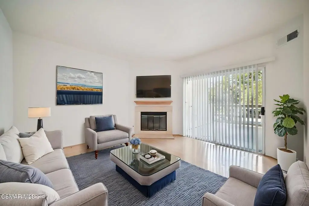 668 Oak Run Trail 103, Oak Park, CA — listing photo 1