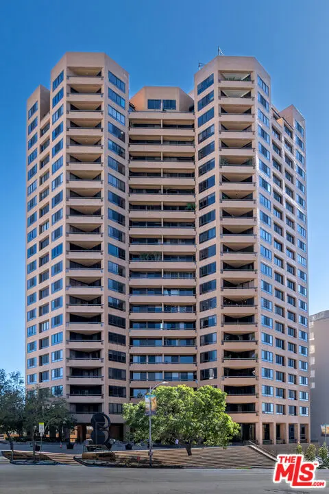Condominium for sale at 10430 Wilshire Boulevard 704, Los Angeles, CA featuring 2 beds and 3 baths
