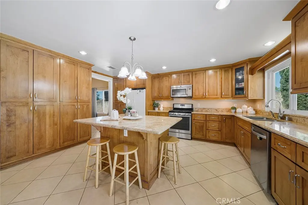 1193 W 13th Street, Upland, CA — listing photo 1