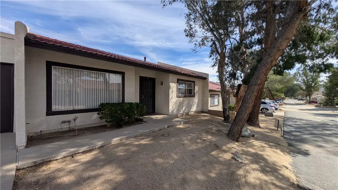 56280 Unit 6 Buena Vista Drive, Yucca Valley, CA — listing photo 1