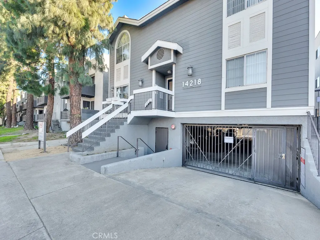 14218 Victory Boulevard, Van Nuys, CA — listing photo 1