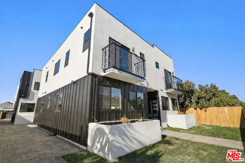 Residential Income for sale at 1731 S New Hampshire Avenue, Los Angeles, CA featuring 16 beds and 16 baths