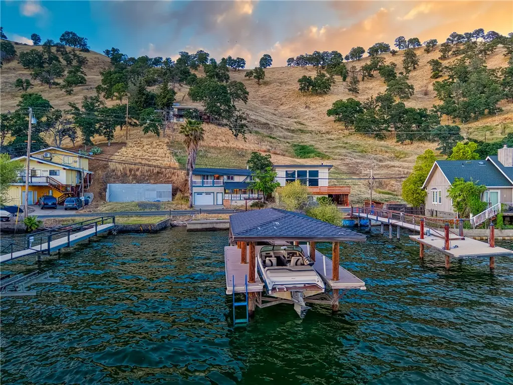 Single Family Residence for sale at 12620 Lakeshore Drive, Clearlake, CA featuring 3 beds and 2 baths