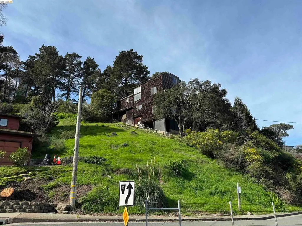 Buena Vista Ave, Richmond, CA — listing photo 1