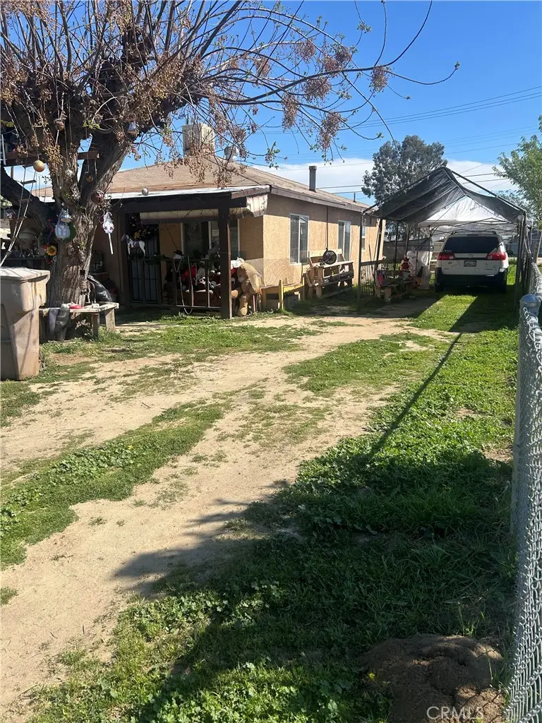 335 Clifton, Bakersfield, CA — listing photo 1