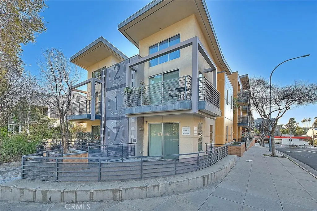 Condominium for sale at 217 S Marengo 110, Pasadena, CA featuring 1 bed and 1 bath