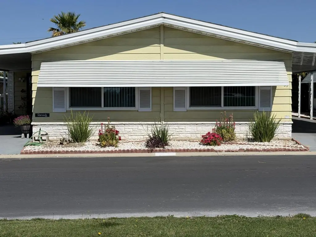 Manufactured In Park for sale at 601 N Kirby Street 557, Hemet, CA featuring 2 beds and 2 baths