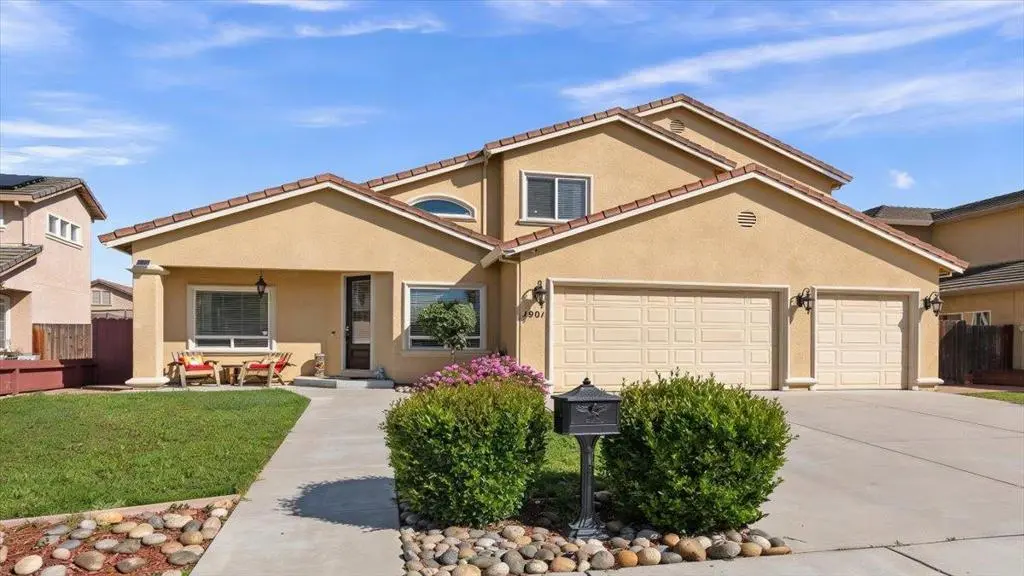 Single Family Residence for sale at 1901 Calistoga Drive, Hollister, CA featuring 5 beds and 4 baths