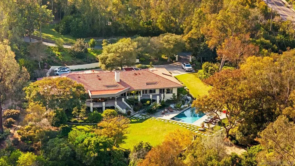 Residential Lease for rent at 5491 Calzada del Bosque, Rancho Santa Fe, San Diego County, CA featuring 4 beds and 4 baths