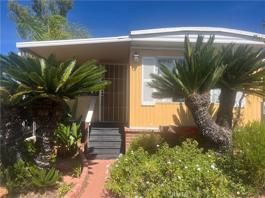 1120 E Mission Road 20, Fallbrook, CA — listing photo 1