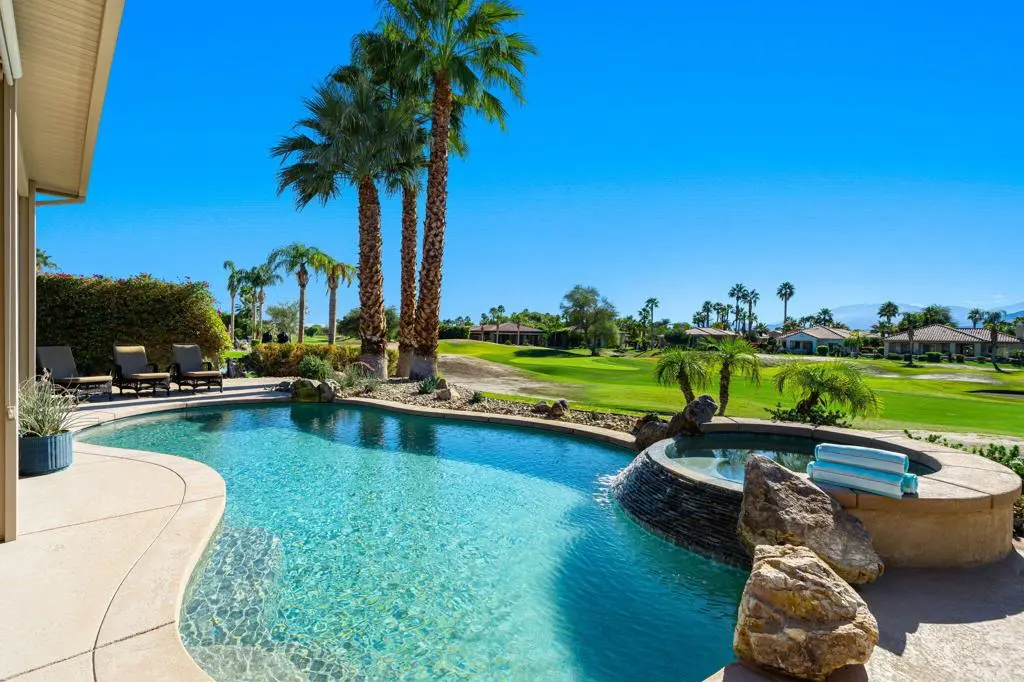 Single Family Residence for rent at 96 Via Bella, Rancho Mirage, CA featuring 3 beds and 4 baths