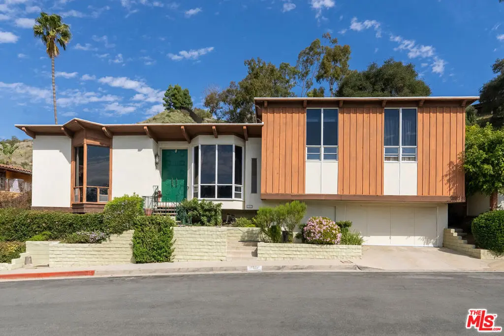 Single Family Residence for rent at 11807 Bel Terrace, Los Angeles, CA featuring 3 beds and 3 baths
