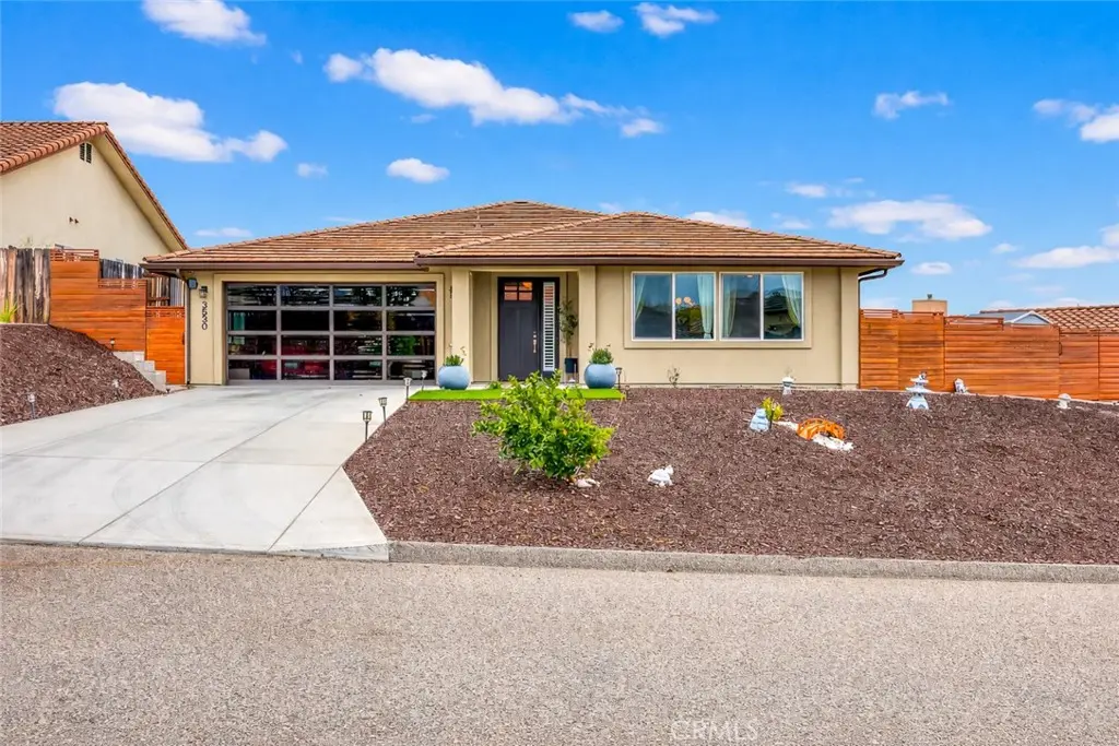 3530 Lakeside Village, Paso Robles, CA — listing photo 1