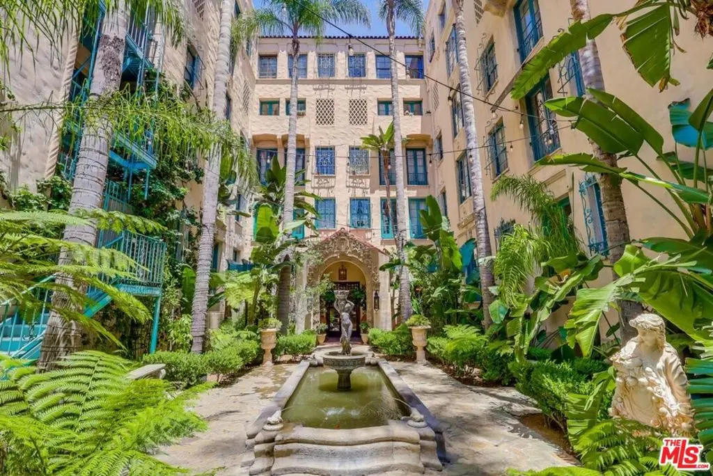 Residential Lease for rent at 642 S Bronson Avenue 207, Los Angeles, Los Angeles County, CA featuring 4 beds and 5 baths