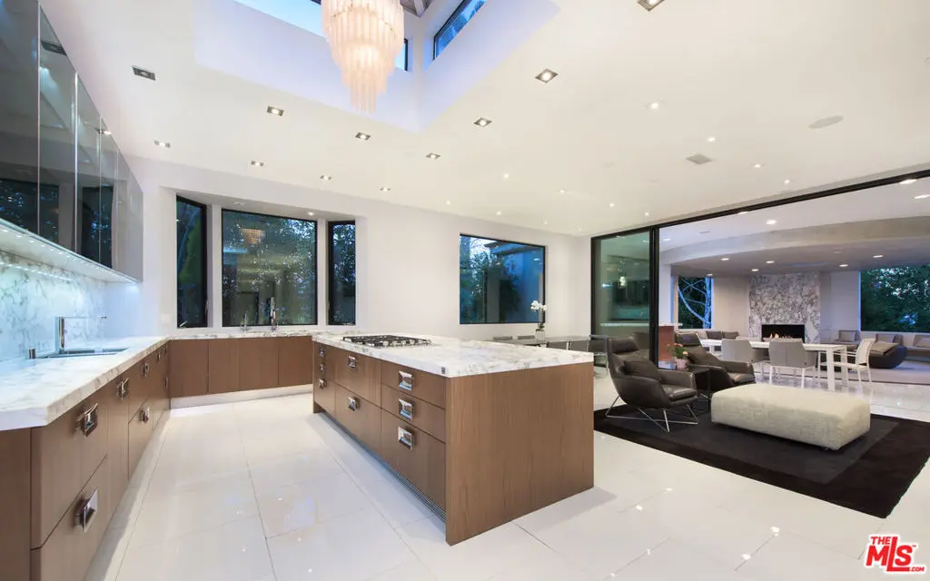 Residential Lease for rent at 900 N HILLCREST Road, Beverly Hills, Los Angeles County, CA featuring 4 beds and 7 baths