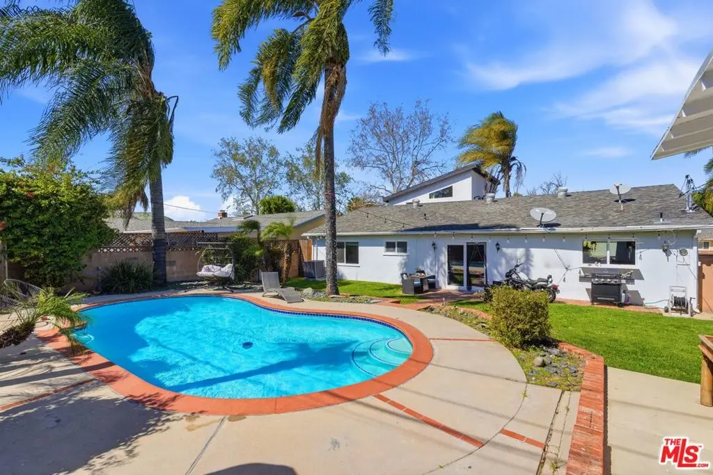 23320 Bassett Street, West Hills, CA — listing photo 1