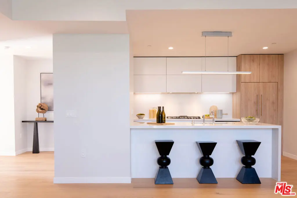 Residential Lease for rent at 11600 Dunstan Way 301, Los Angeles, Los Angeles County, CA featuring 1 bed and 1 bath