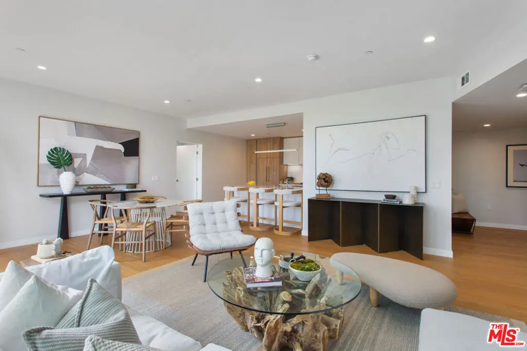 Residential Lease for rent at 11600 Dunstan Way 312, Los Angeles, Los Angeles County, CA featuring 2 beds and 2 baths