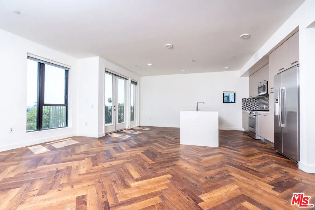 Residential Lease for rent at 1250 N Fairfax Avenue 510, West Hollywood, Los Angeles County, CA featuring 2 beds and 2 baths