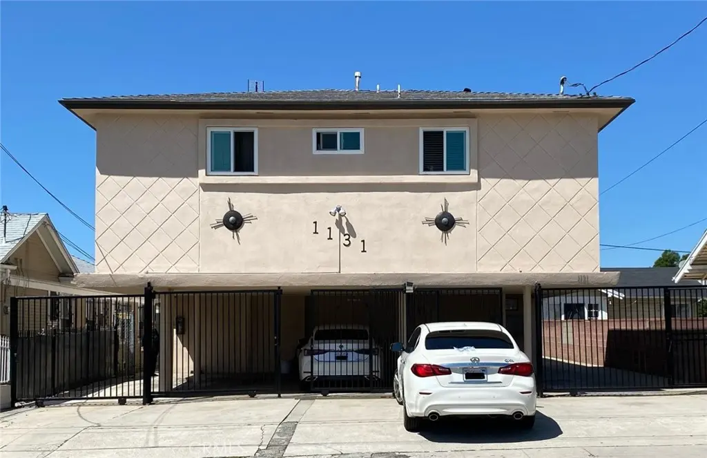 Residential Lease for rent at 1131 N Kenmore 7, Los Angeles, Los Angeles County, CA featuring 2 beds and 1 bath
