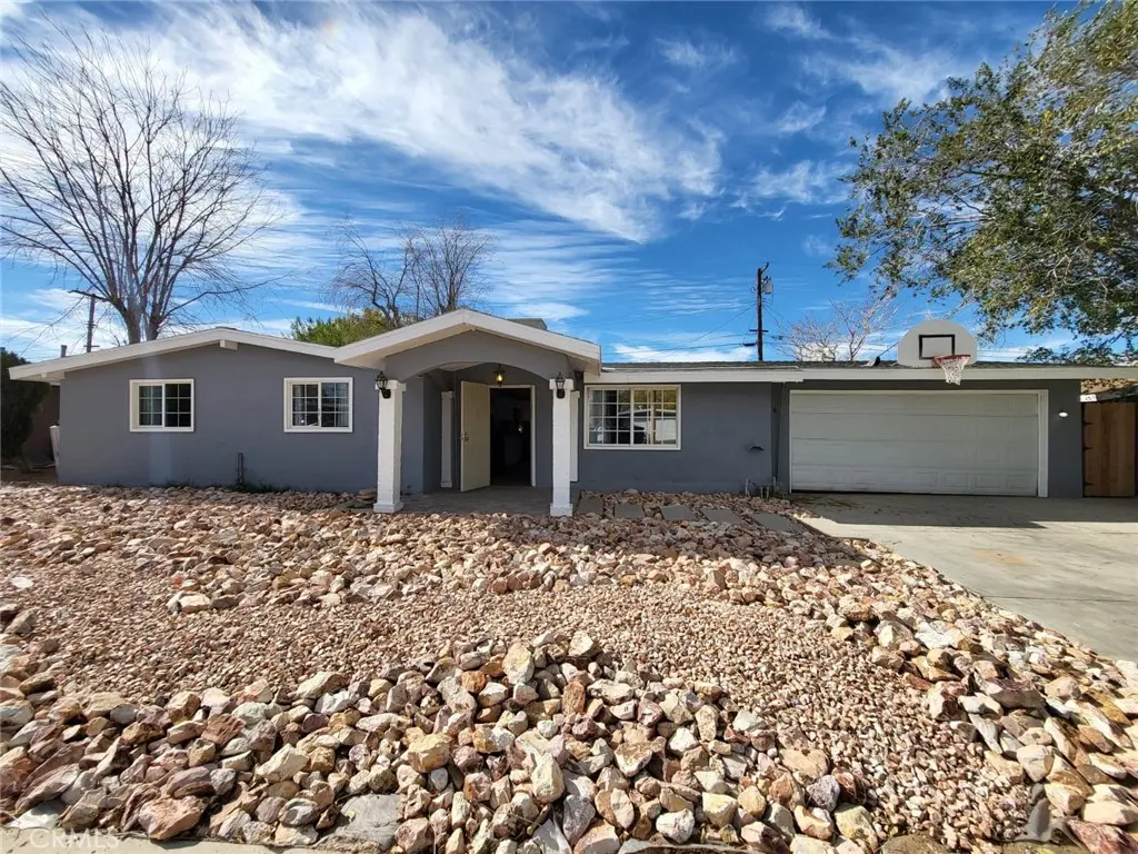 Single Family Residence for sale at 38513 32nd E, Palmdale, CA featuring 6 beds and 2 baths