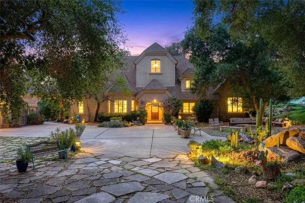 Single Family Residence for sale at 39455 Avenida La Cresta, Murrieta, CA featuring 7 beds and 8 baths