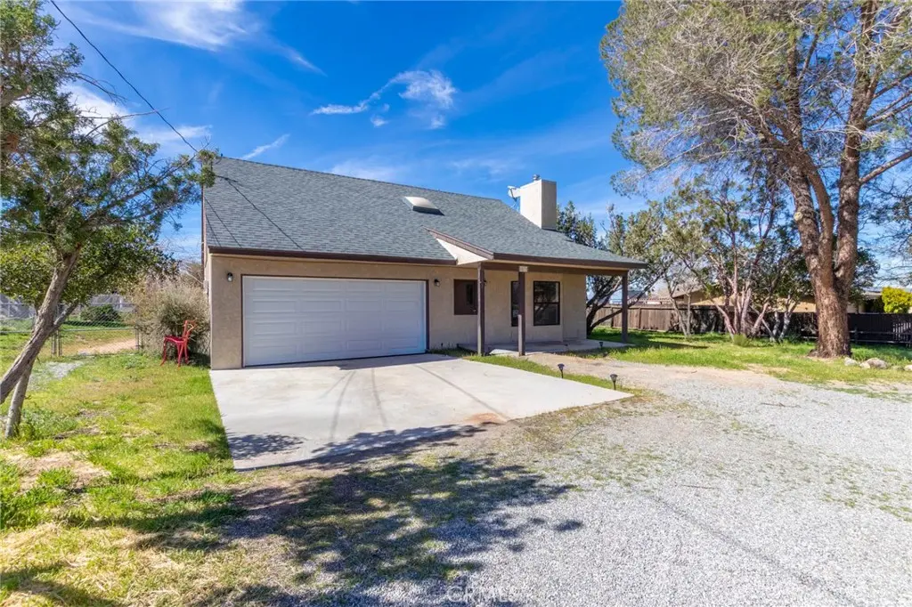 8878 Sabina, Hesperia, CA — listing photo 1