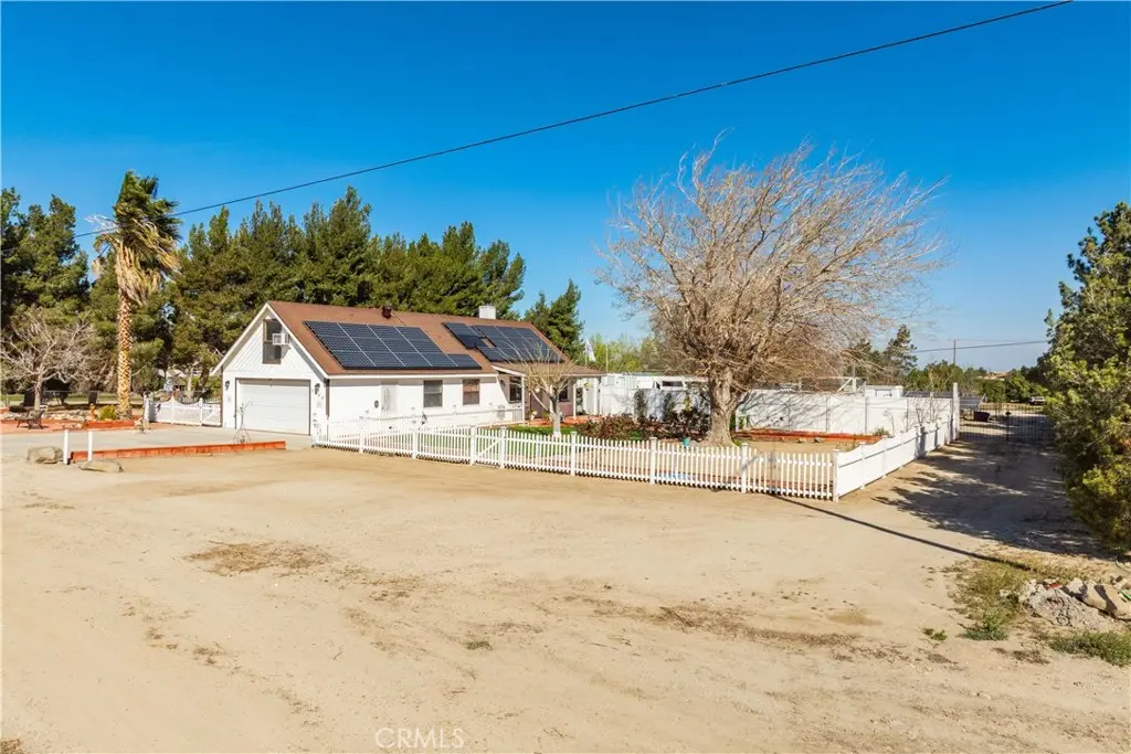5849 East Avenue T8, Palmdale, CA — listing photo 1