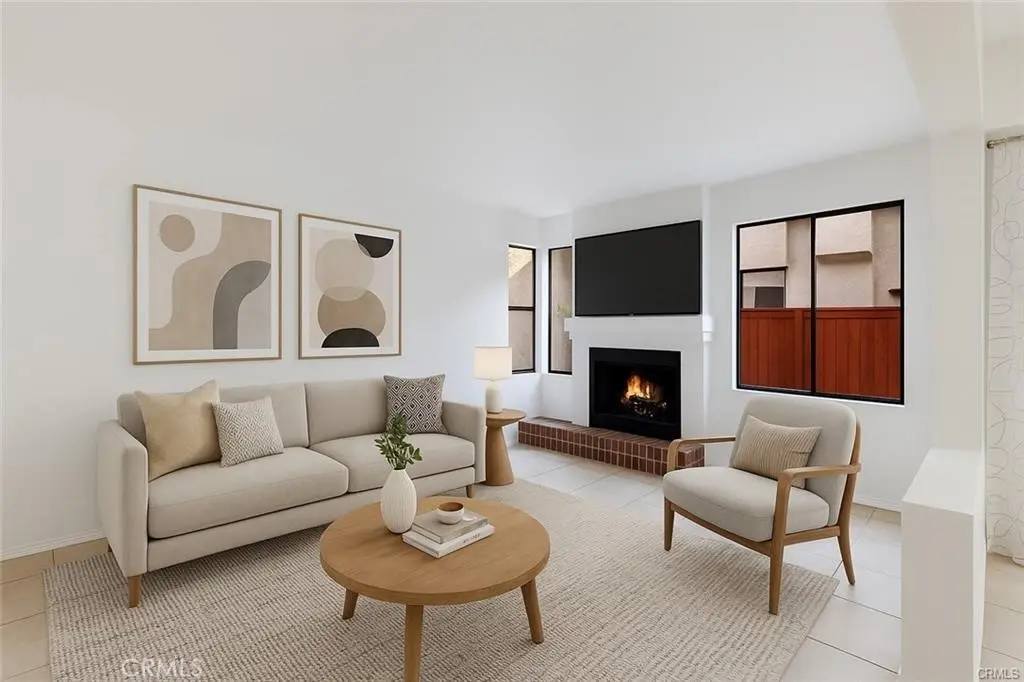 7211 Cozycroft 19, Winnetka, CA — listing photo 1