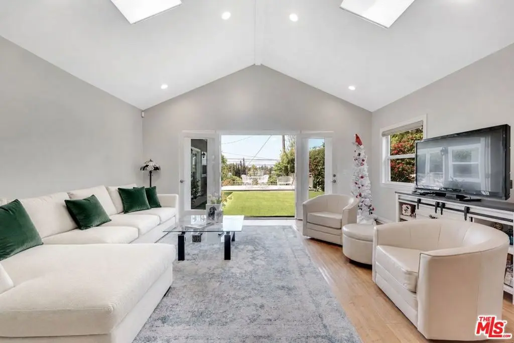 3733 Willowcrest Avenue, Studio City, CA — listing photo 1