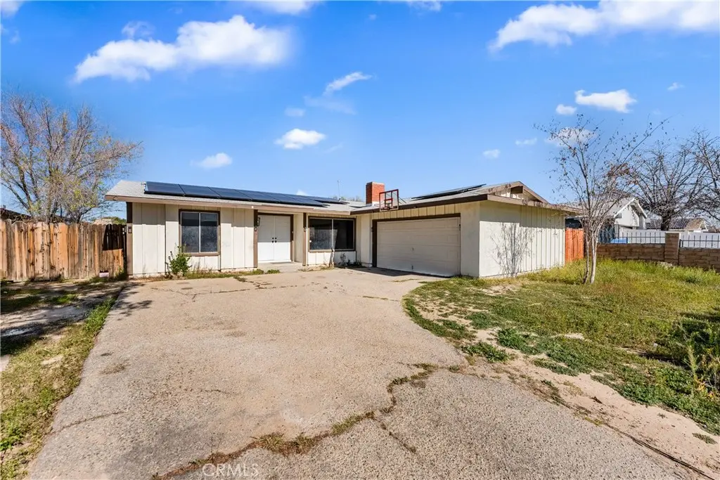 21449 Applewood, California City, CA — listing photo 1