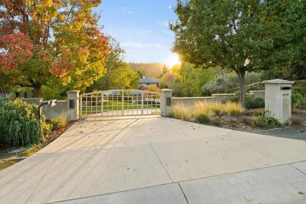 Single Family Residence for sale at 26140 Rancho Manuella Lane, Los Altos Hills, CA featuring 5 beds and 7 baths