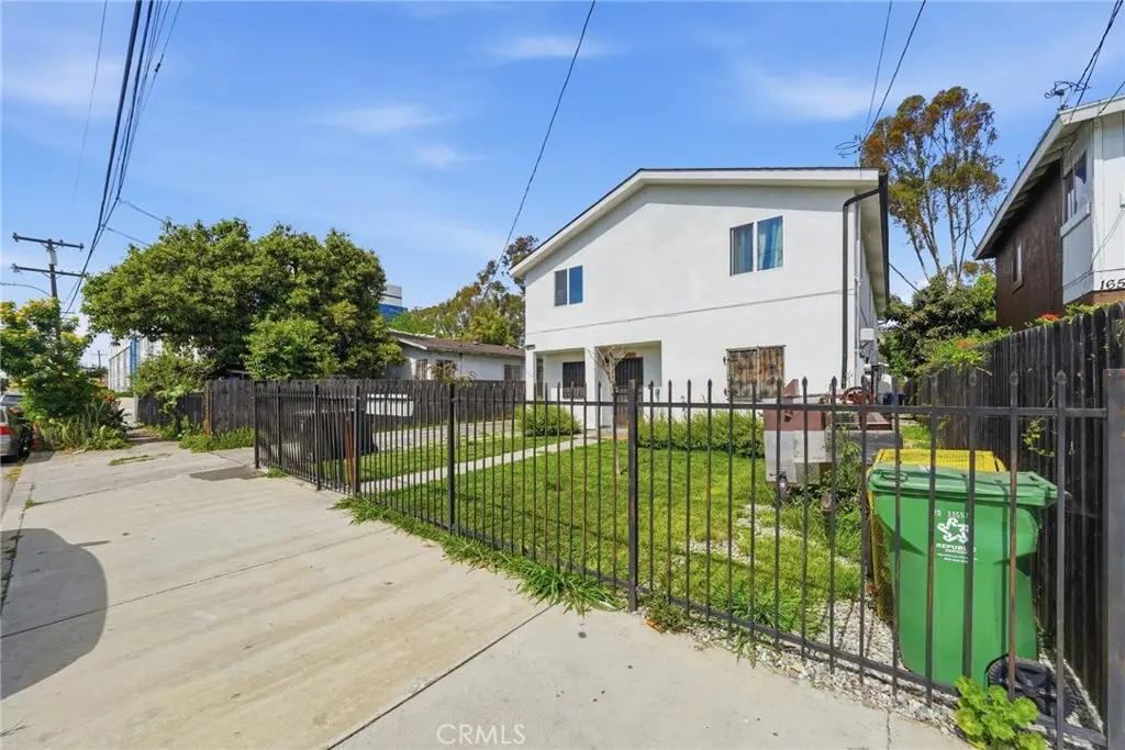 Duplex for sale at 1645 E 117th, Los Angeles, CA